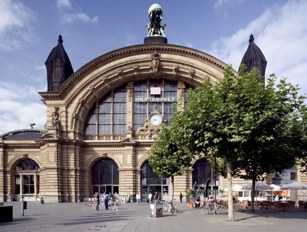 Holiday Inn Express Frankfurt City Hauptbahnhof Frankfurt pe Main Exterior foto